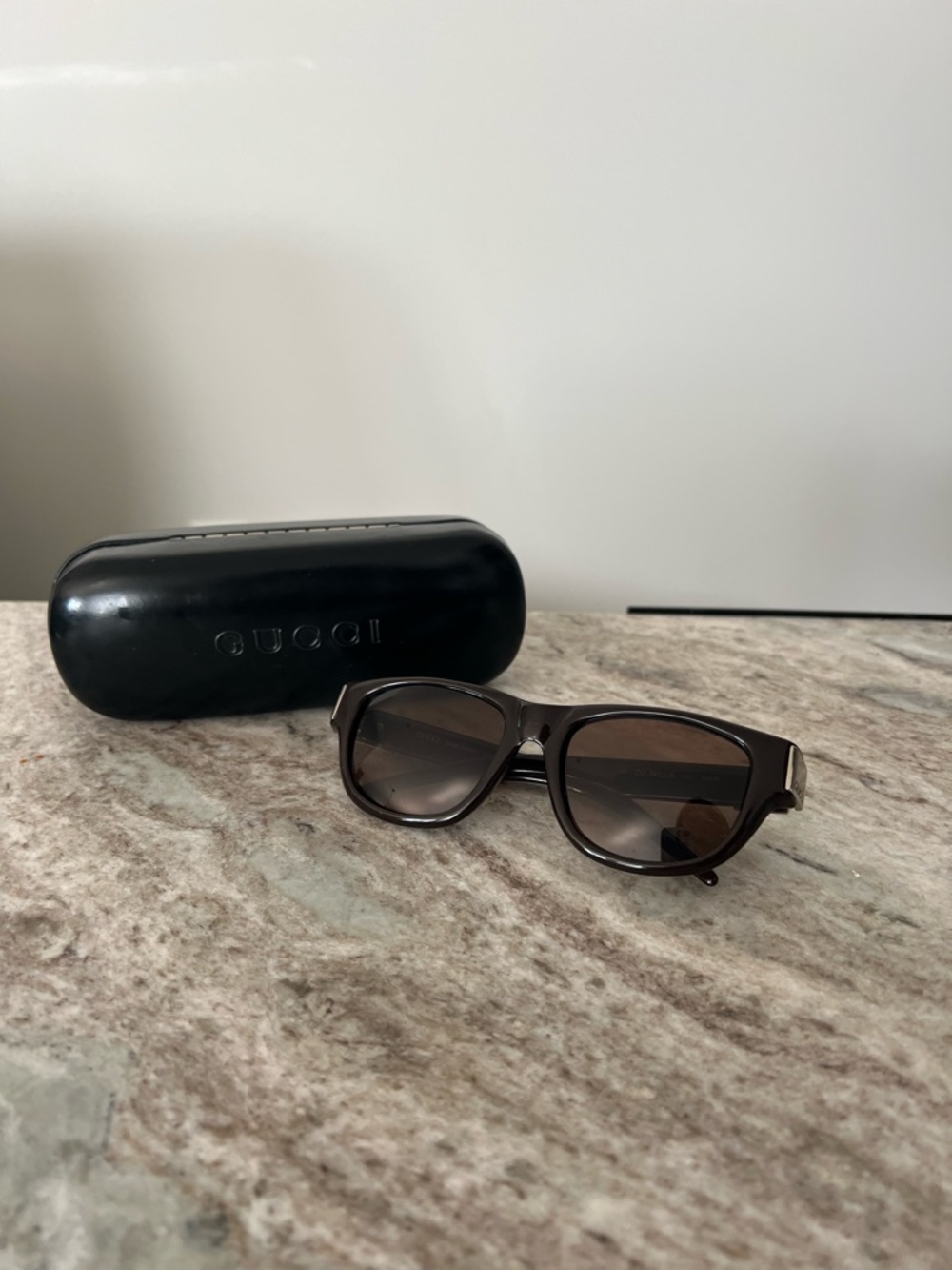 Gucci Vintage 1996 Brown Sleek Sunglasses